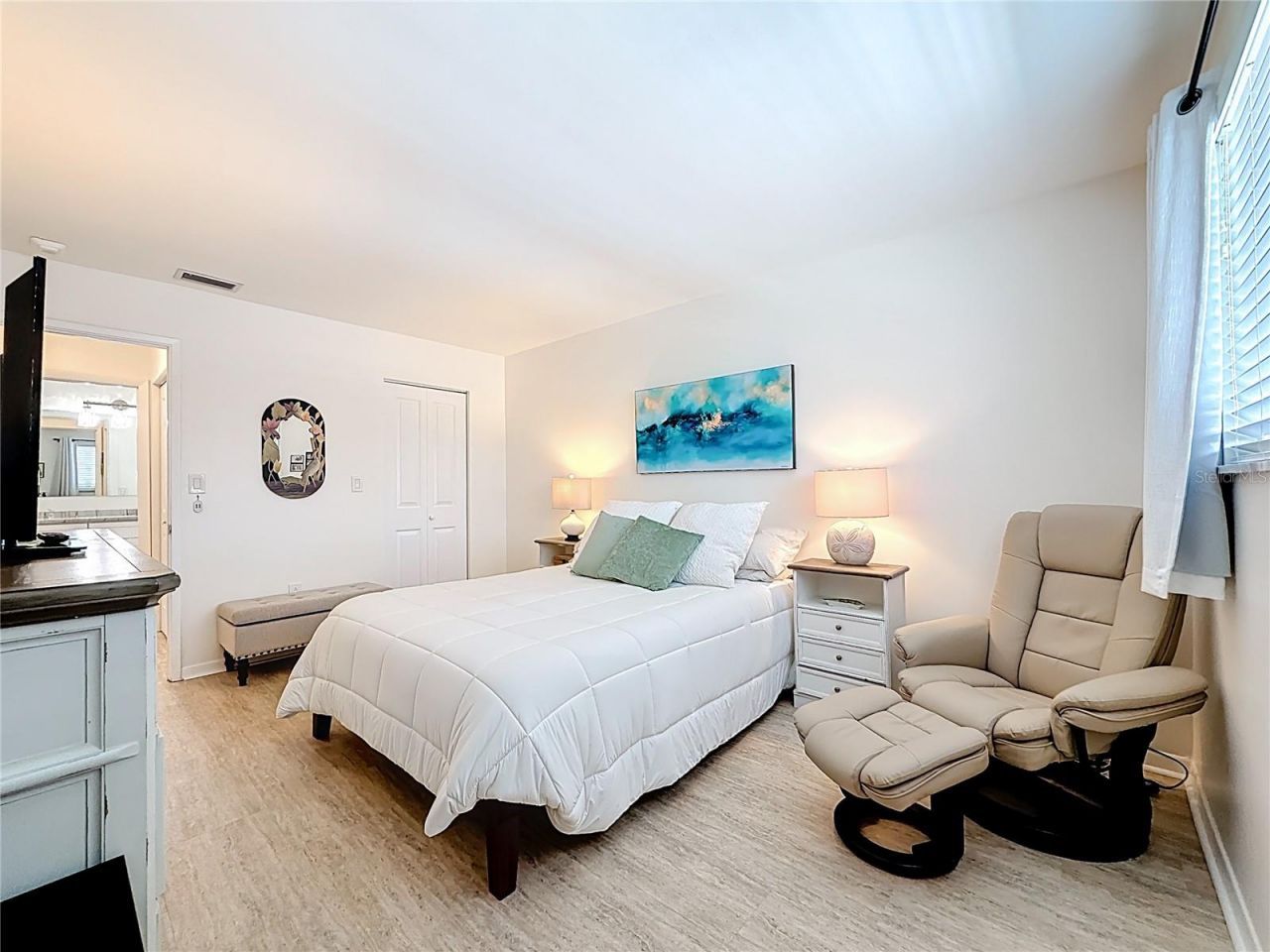 5925 Shore Boulevard S, Unit 611, Gulfport, FL 33707 Photo