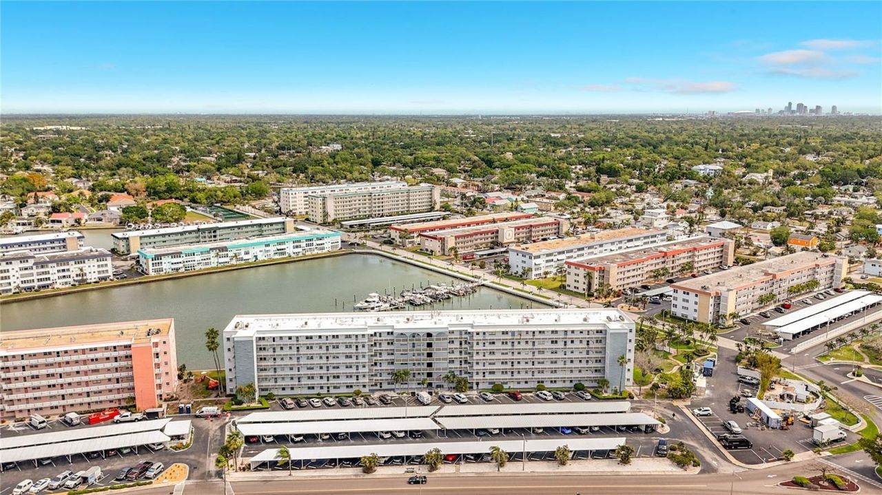 5925 Shore Boulevard S, Unit 611, Gulfport, FL 33707 Photo