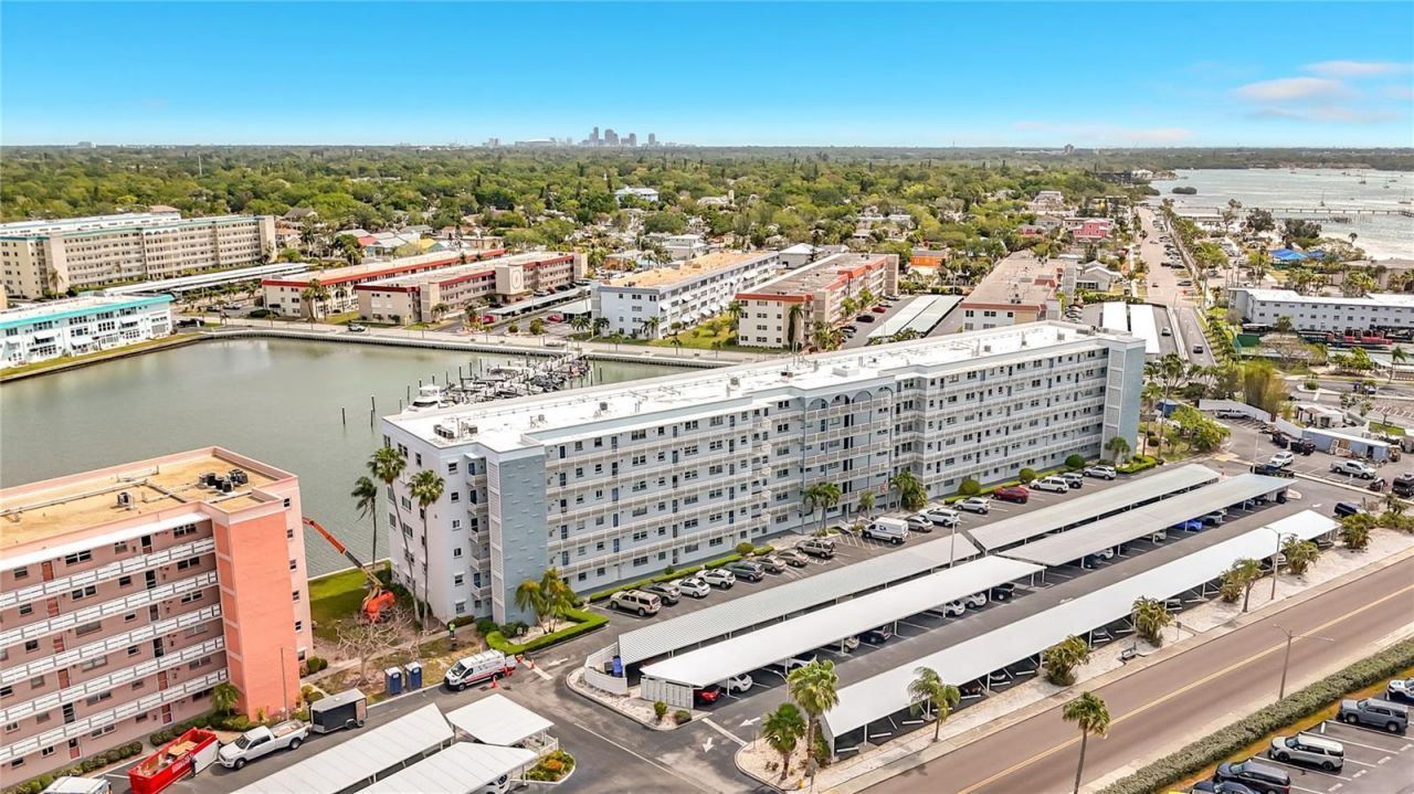 5925 Shore Boulevard S, Unit 611, Gulfport, FL 33707 Photo