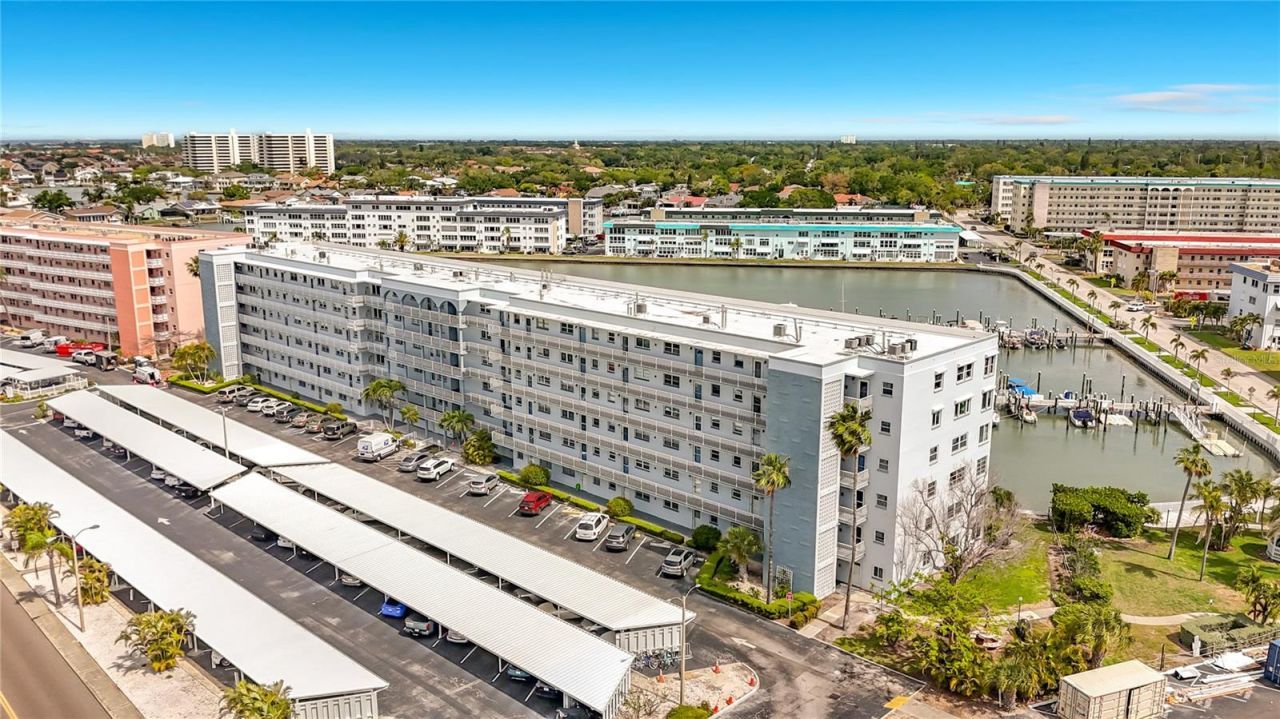 5925 Shore Boulevard S, Unit 611, Gulfport, FL 33707 Photo