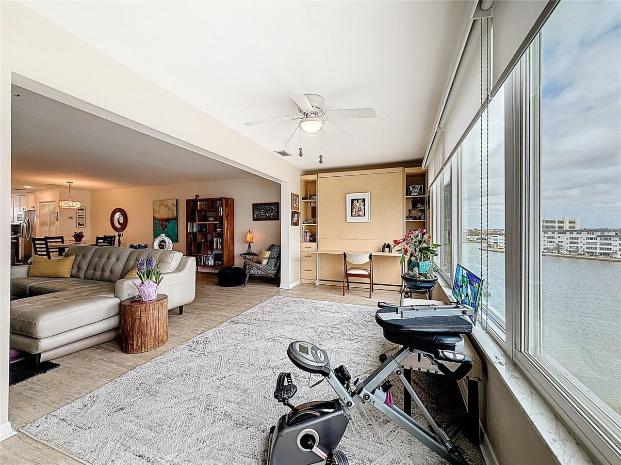 5925 Shore Boulevard S, Unit 611, Gulfport, FL 33707 Photo