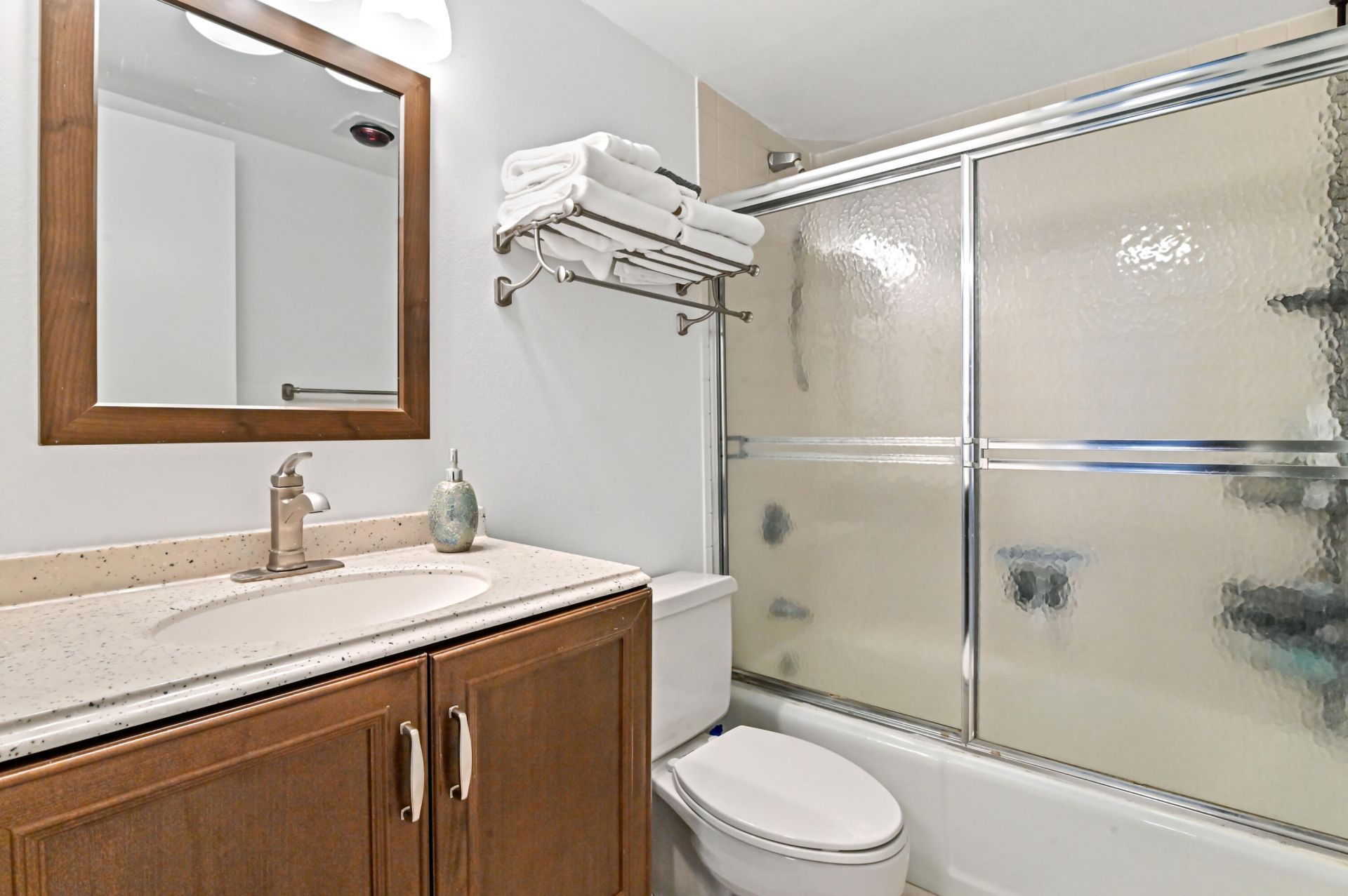 2500 Presidential Way, Unit 302, West Palm Beach, FL 33401 Photo