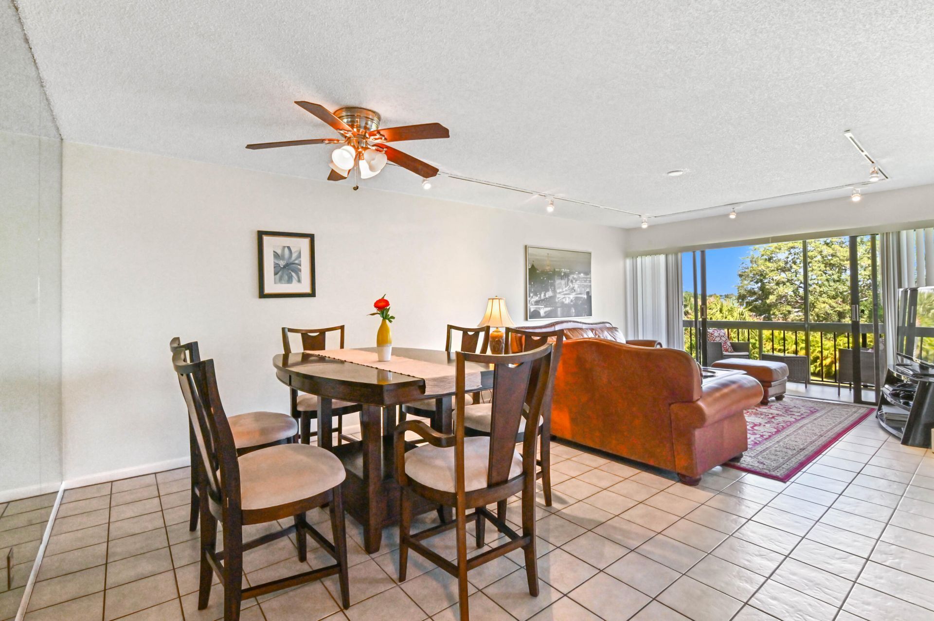 2500 Presidential Way, Unit 302, West Palm Beach, FL 33401 Photo