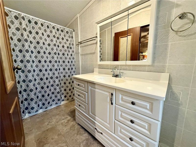 607 Sugar Pines Drive SW, Warren, OH 44076 Photo 24