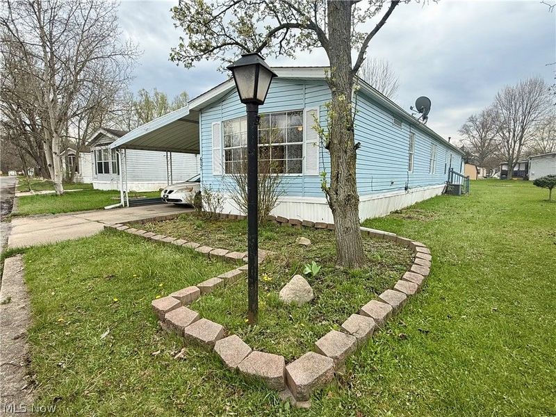 607 Sugar Pines Drive SW, Warren, OH 44076 Photo 3