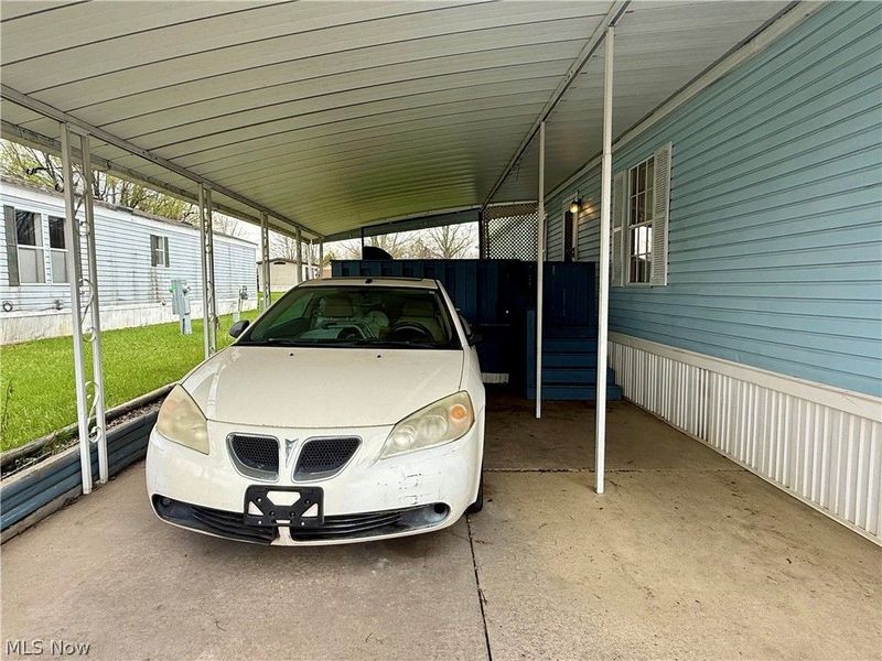 607 Sugar Pines Drive SW, Warren, OH 44076 Photo 4