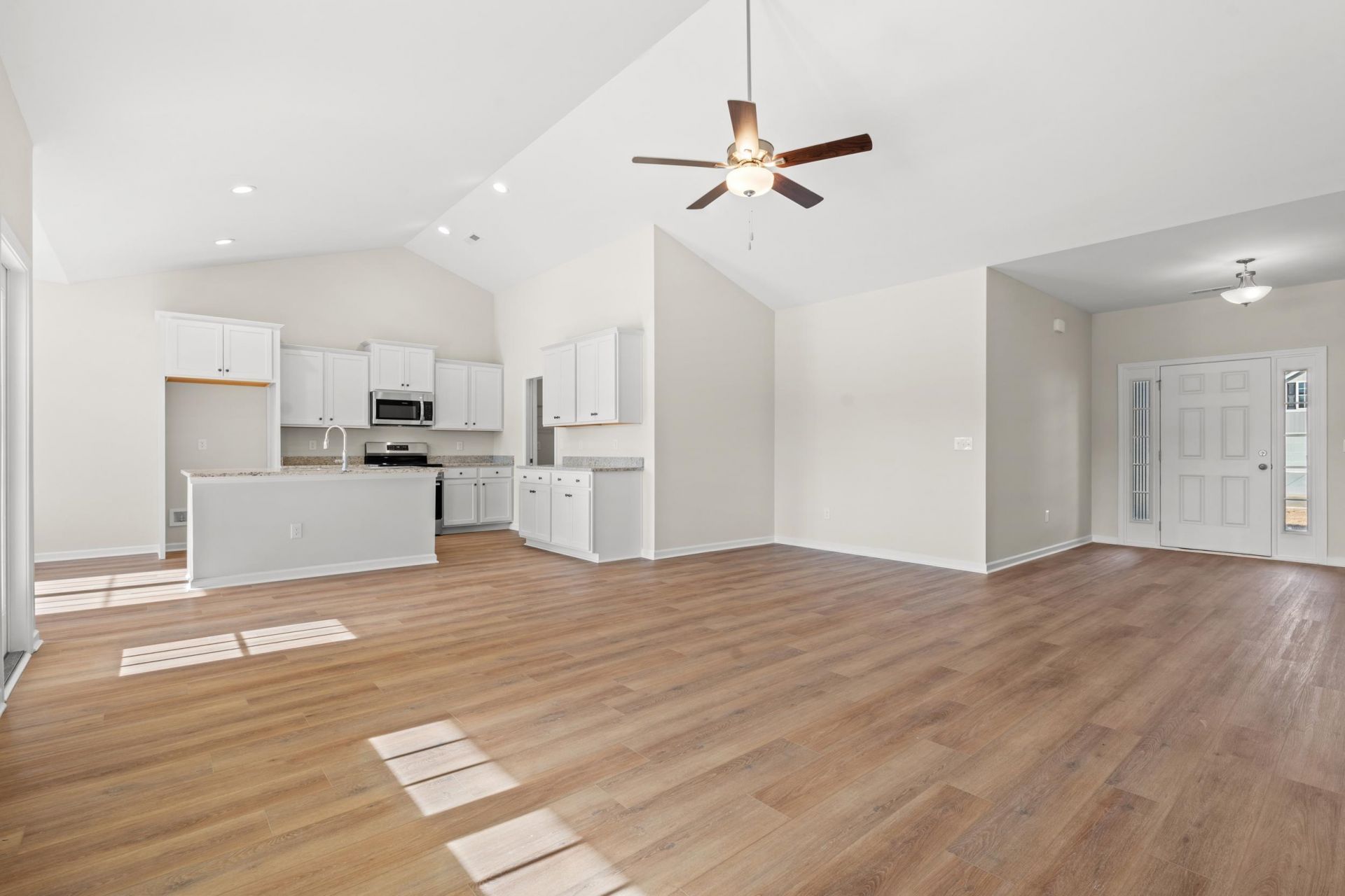 1141 Pecan Grove Blvd. Photo 4