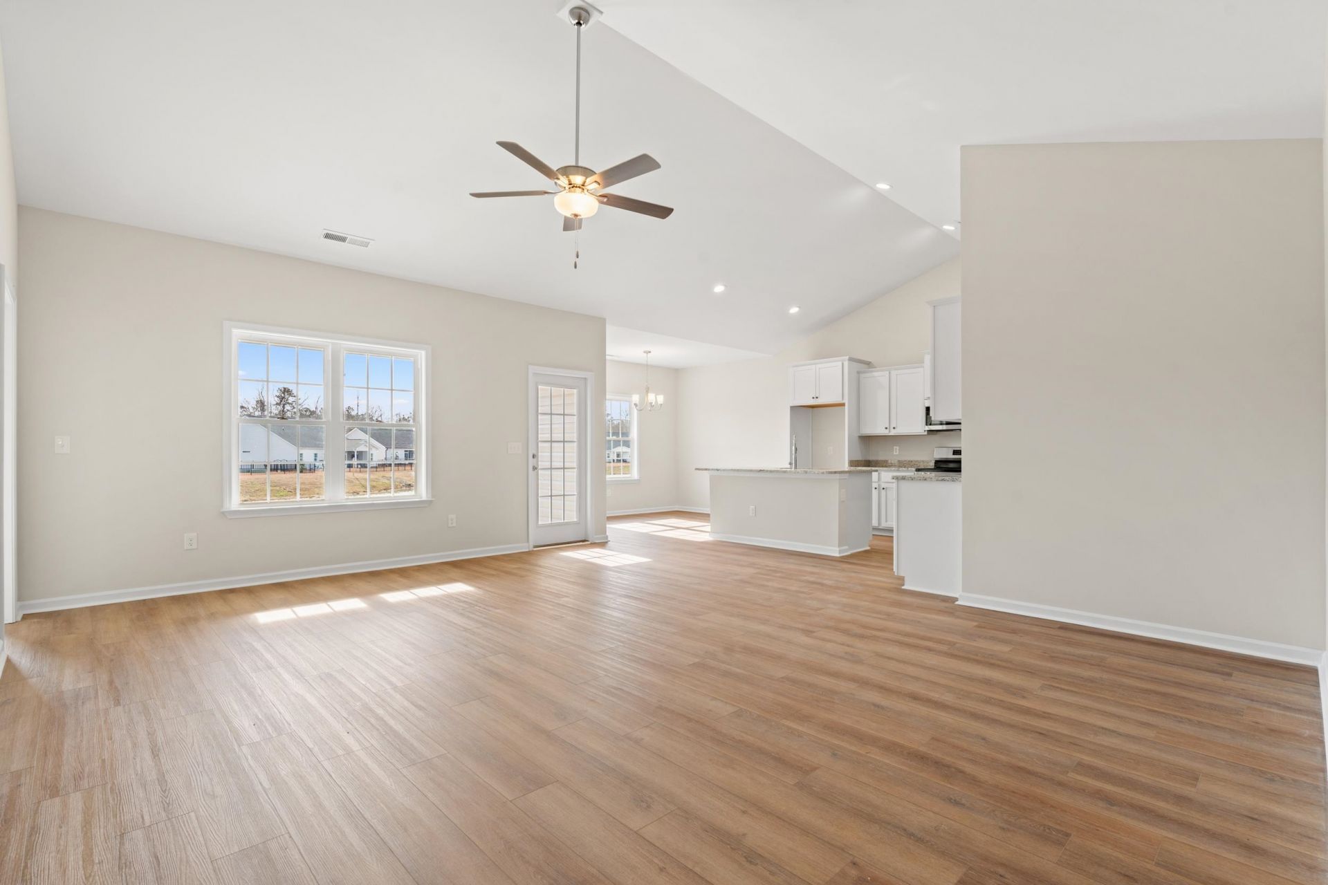 1141 Pecan Grove Blvd. Photo 4