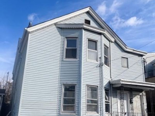 9 Sparrow St, Paterson, NJ 07524