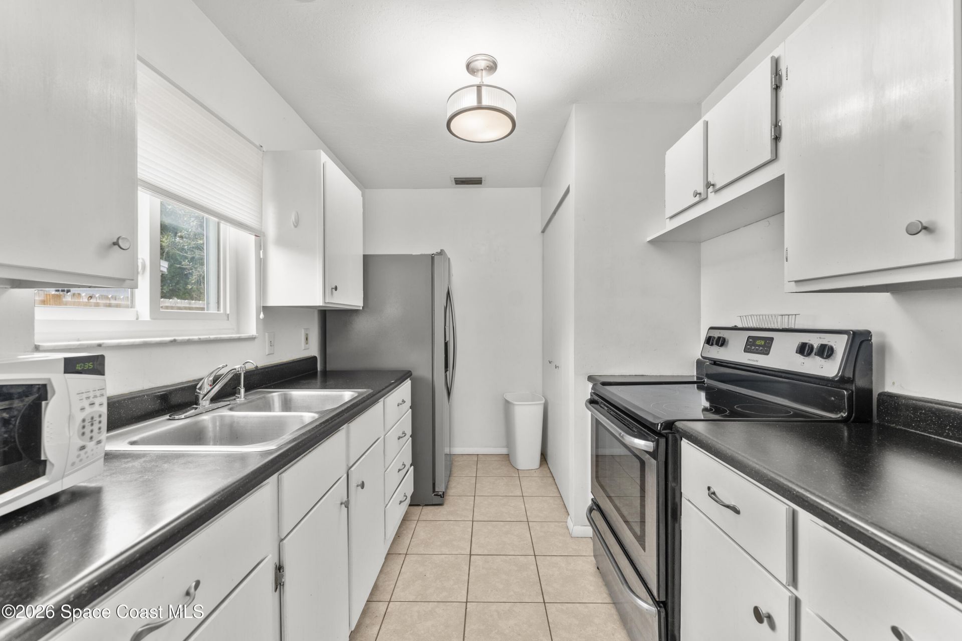 157 E Laila Drive , West Melbourne, FL 32904 Photo