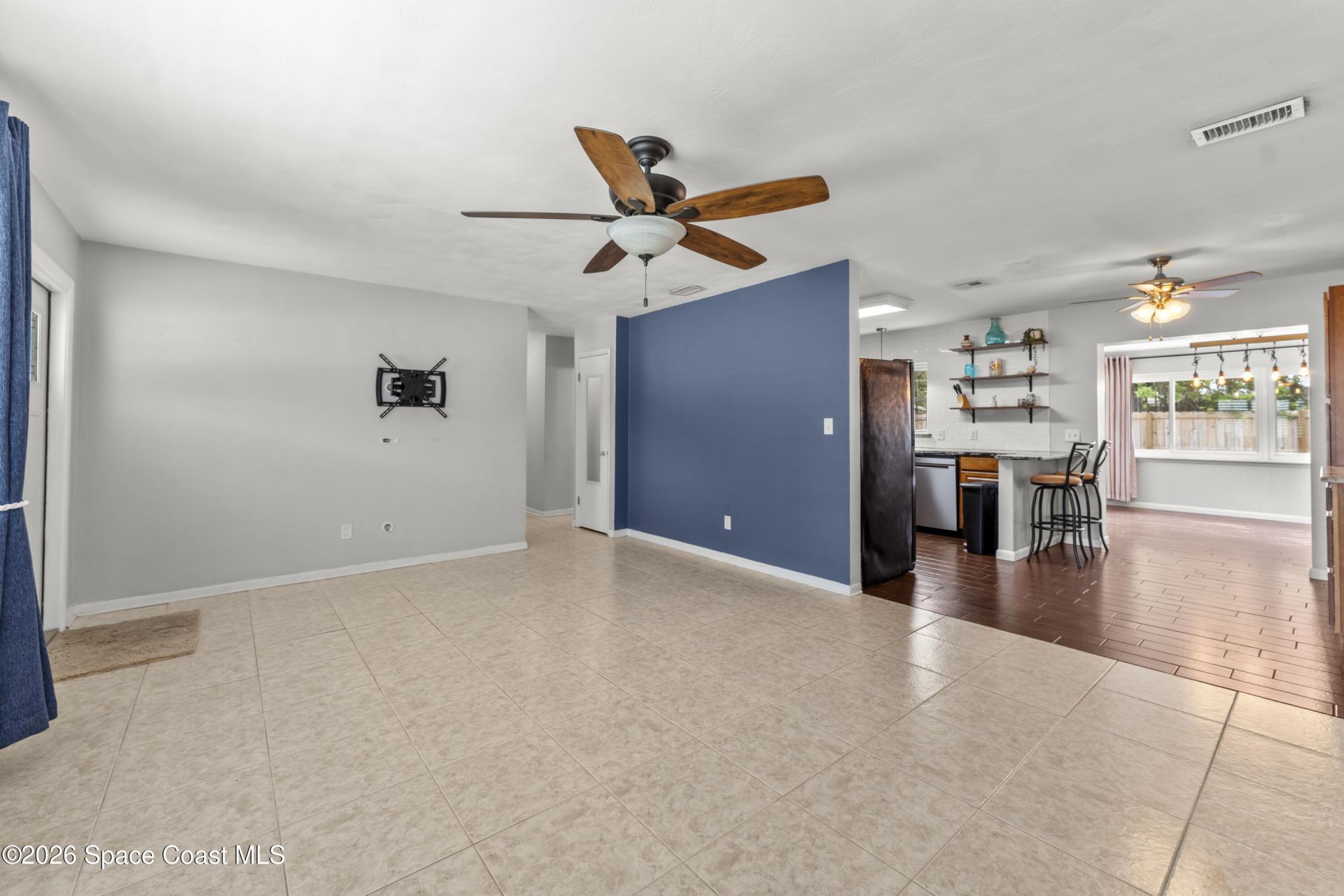 157 E Laila Drive , West Melbourne, FL 32904 Photo