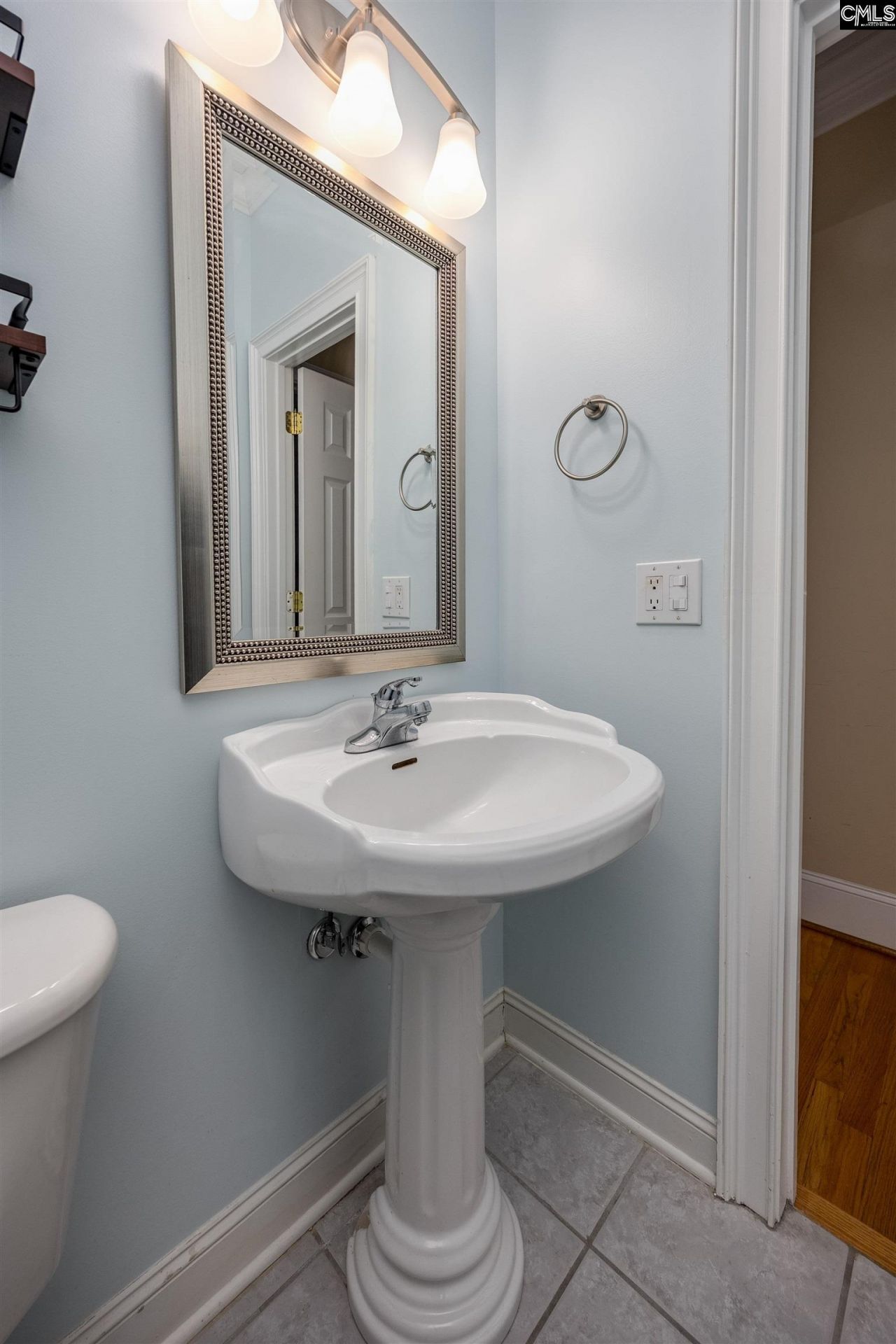 135 Clubhouse Drive Photo 24