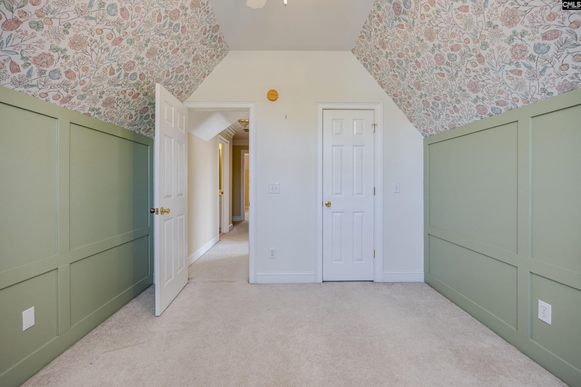 135 Clubhouse Drive Photo 35