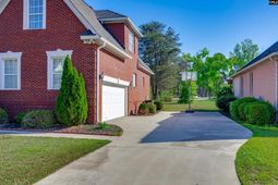 135 Clubhouse Drive photo 4