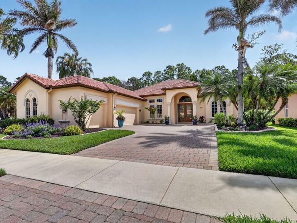 808 SW Classico Court, Port St. Lucie, FL 34986