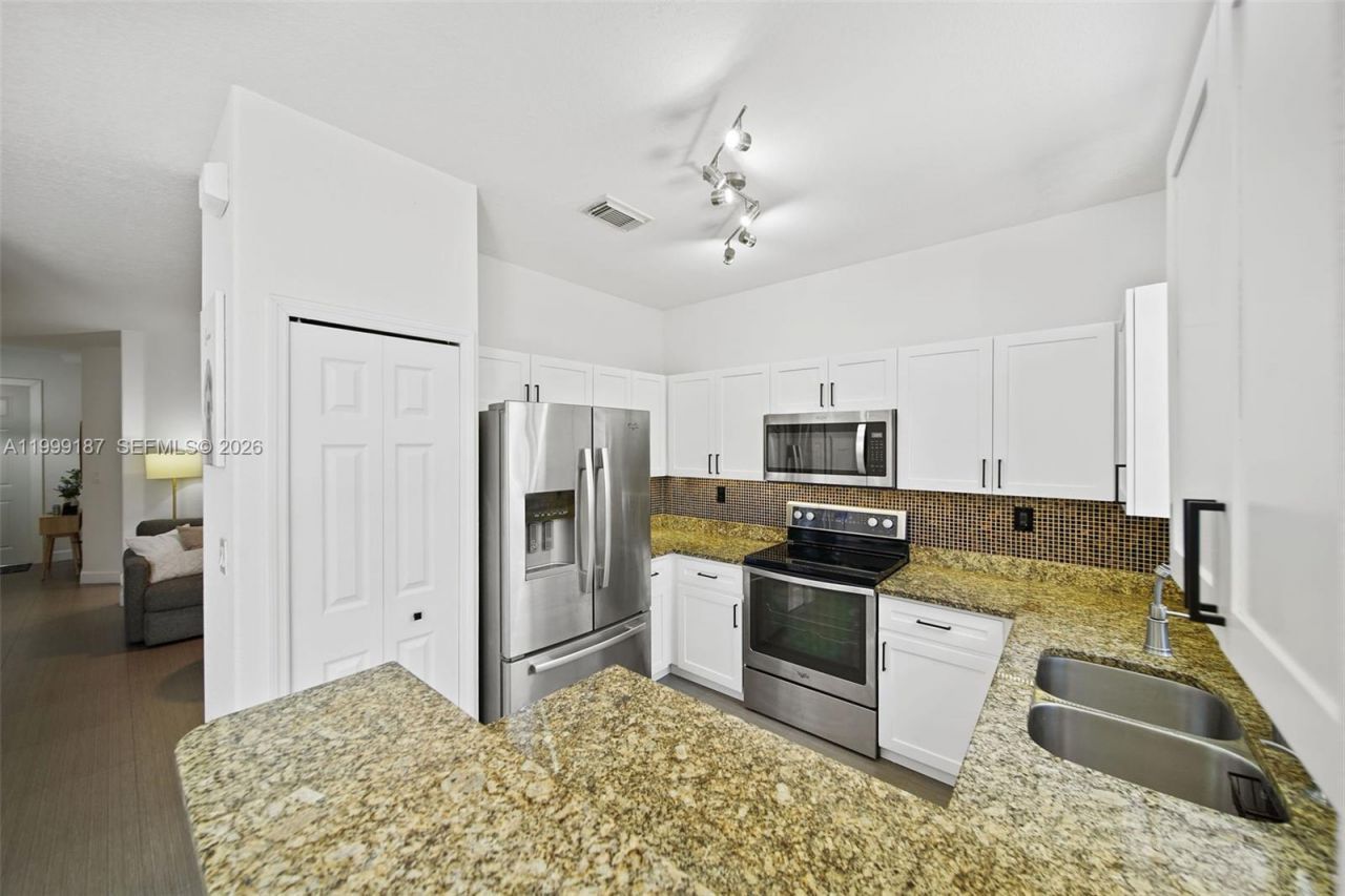 11613 NW 78th St, Unit 11613, Doral, FL 33178 Photo
