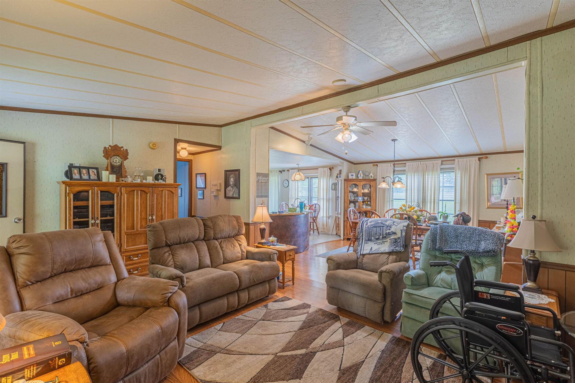 8946 Highmarket St. Photo 7