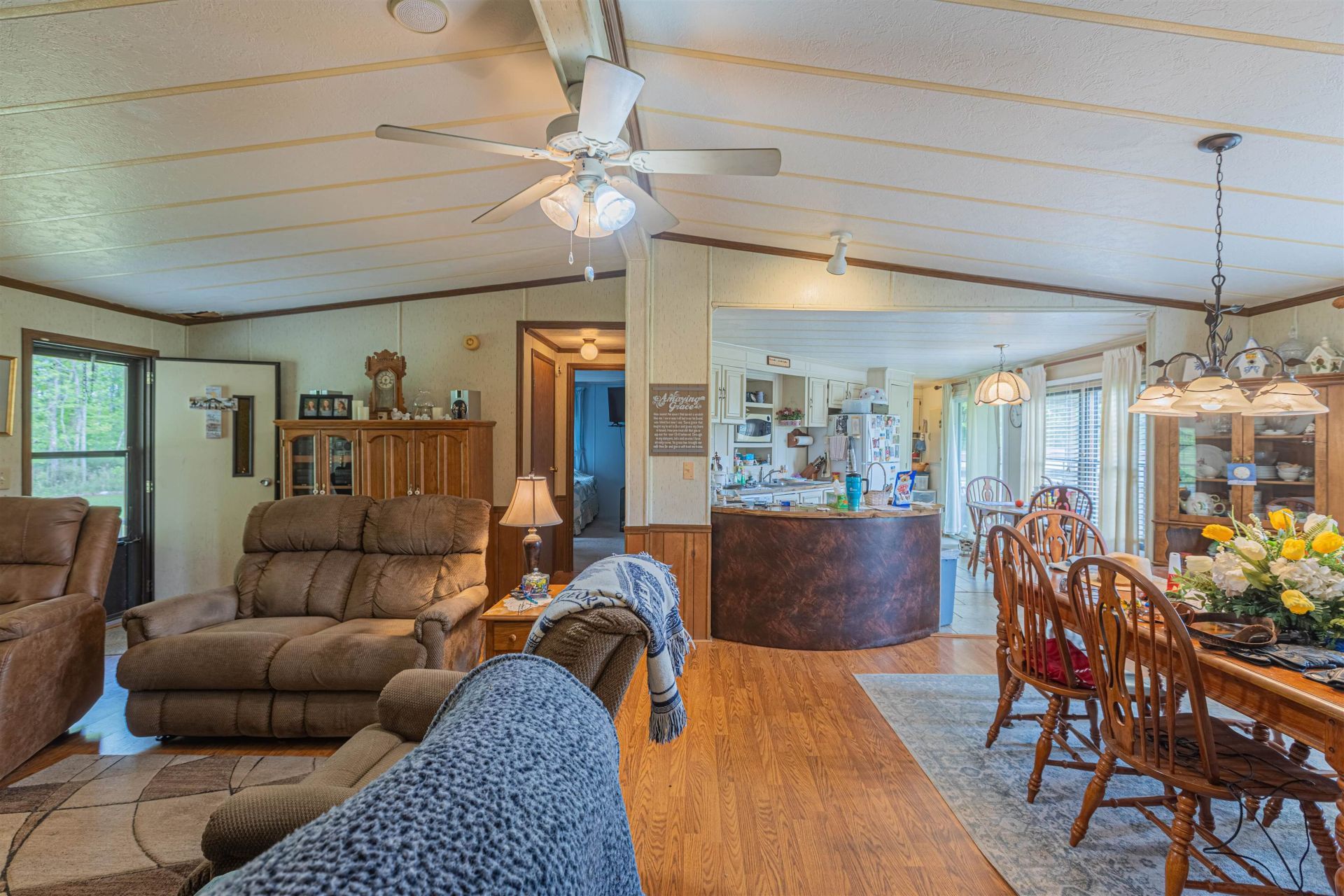 8946 Highmarket St. Photo 8