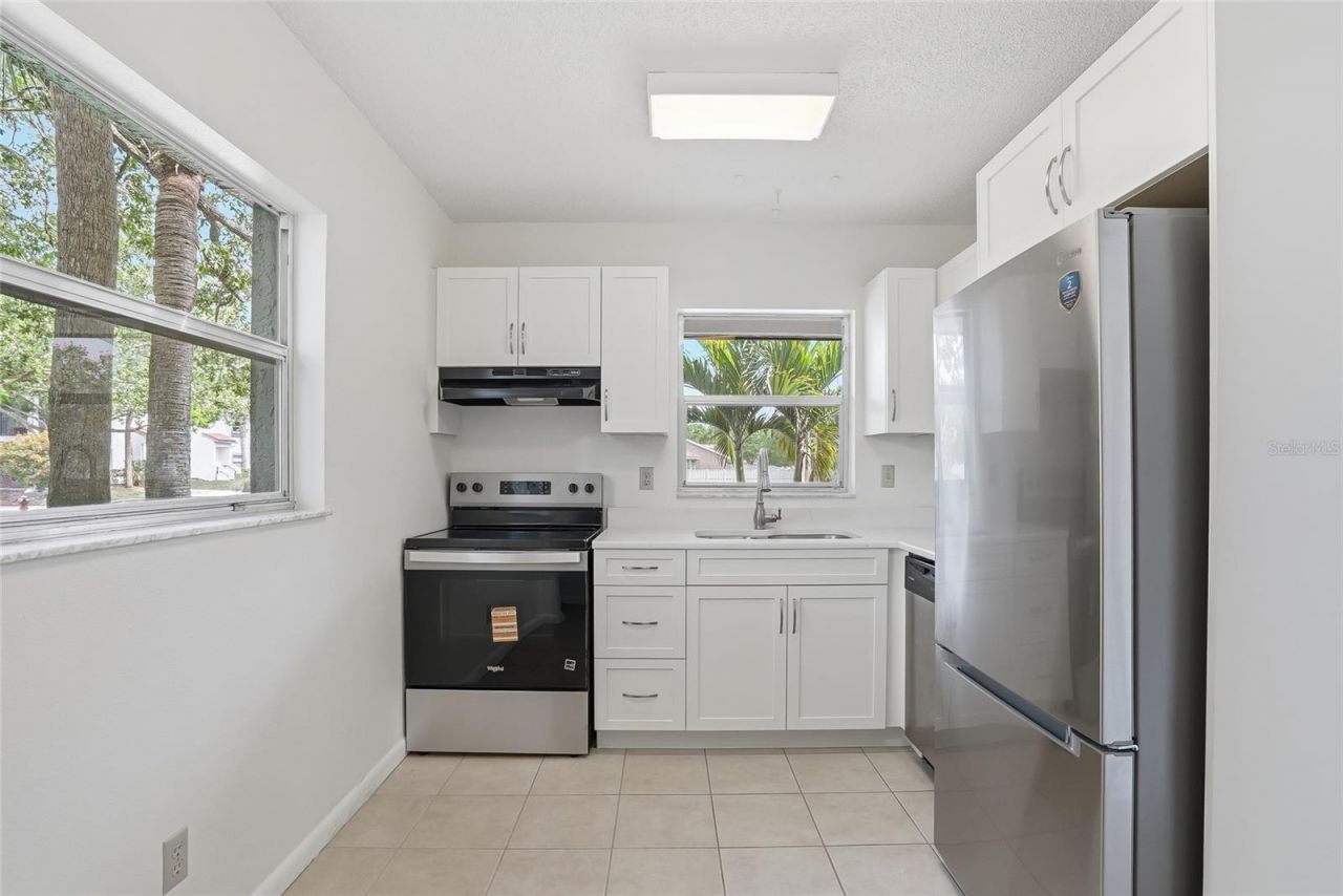 500 Santa Cruz Place Ne, Unit D, Saint Petersburg, FL 33703 Photo