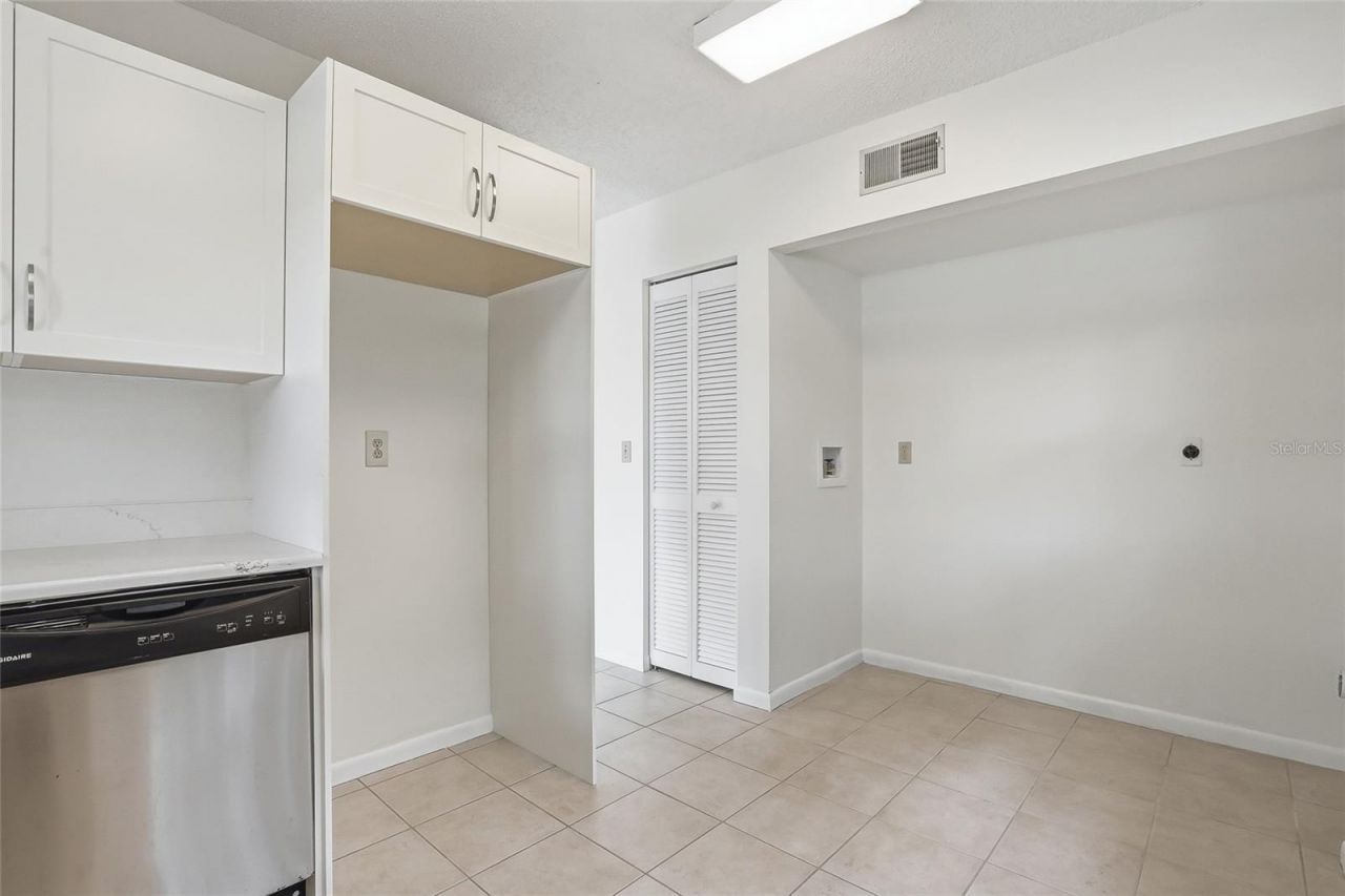 500 Santa Cruz Place Ne, Unit D, Saint Petersburg, FL 33703 Photo