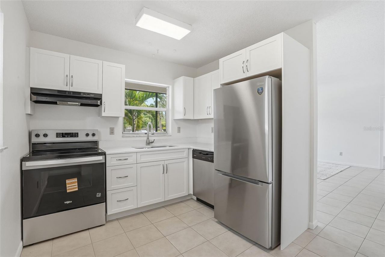 500 Santa Cruz Place Ne, Unit D, Saint Petersburg, FL 33703 Photo