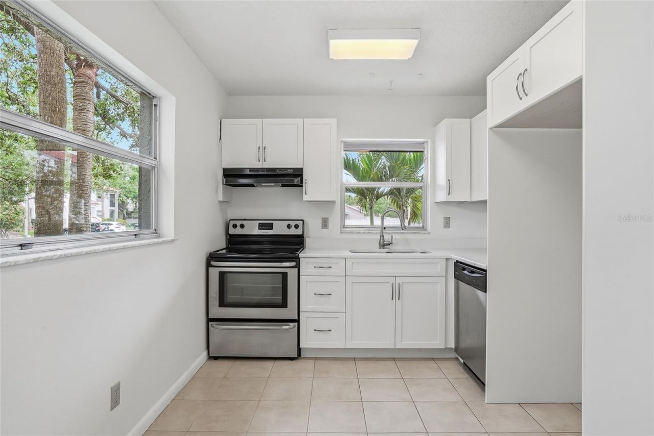 500 Santa Cruz Place Ne, Unit D, Saint Petersburg, FL 33703 Photo