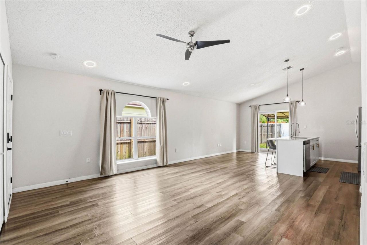 5916 Lake Front Drive , Wesley Chapel, FL 33545 Photo