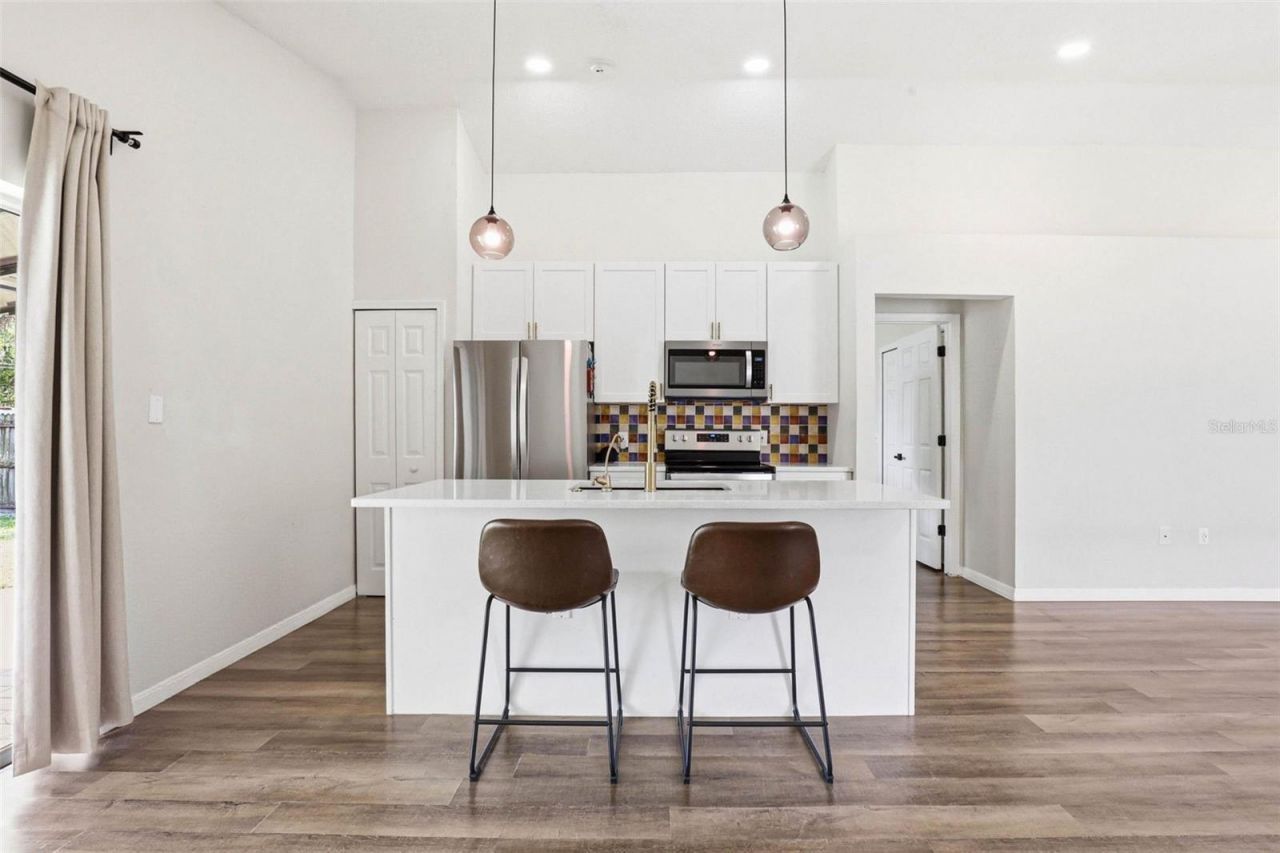 5916 Lake Front Drive , Wesley Chapel, FL 33545 Photo