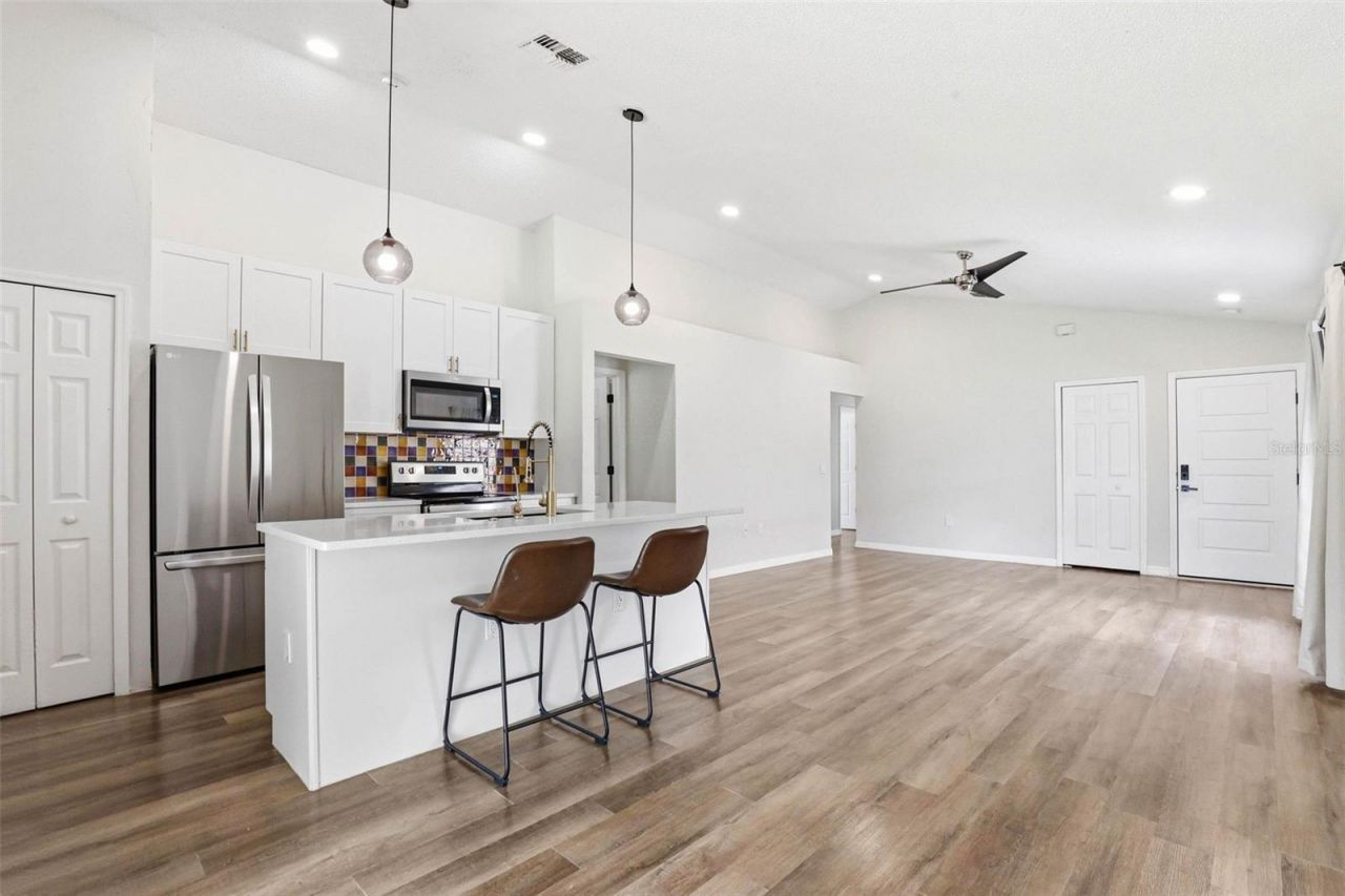 5916 Lake Front Drive , Wesley Chapel, FL 33545 Photo