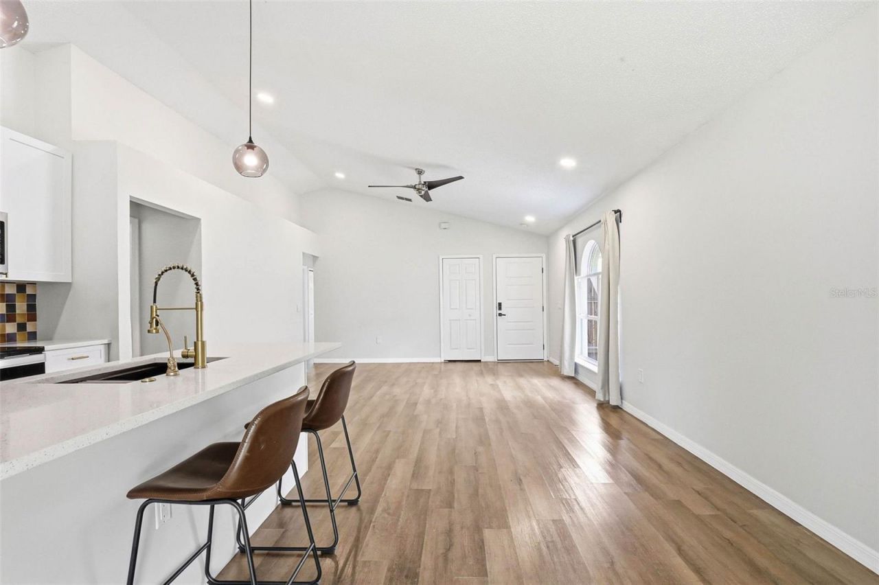 5916 Lake Front Drive , Wesley Chapel, FL 33545 Photo