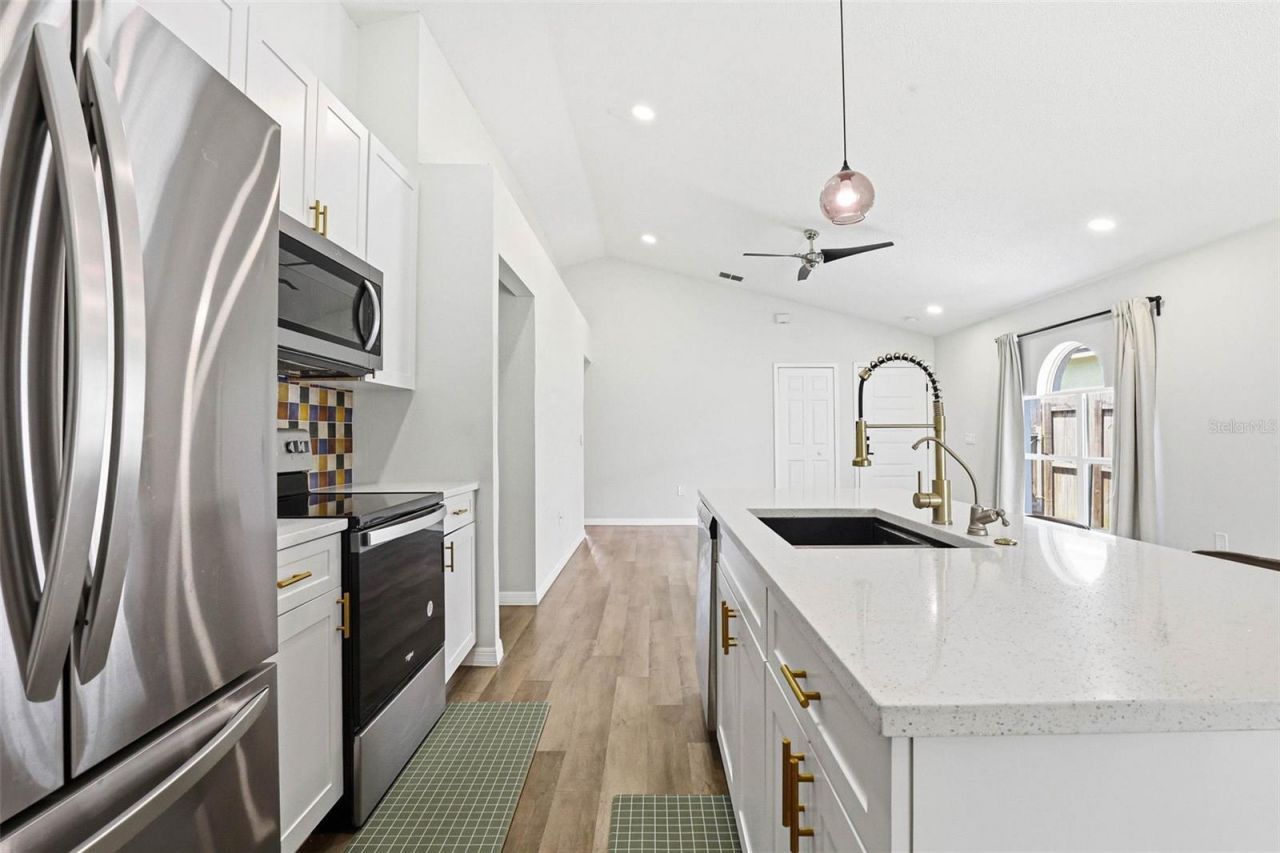 5916 Lake Front Drive , Wesley Chapel, FL 33545 Photo