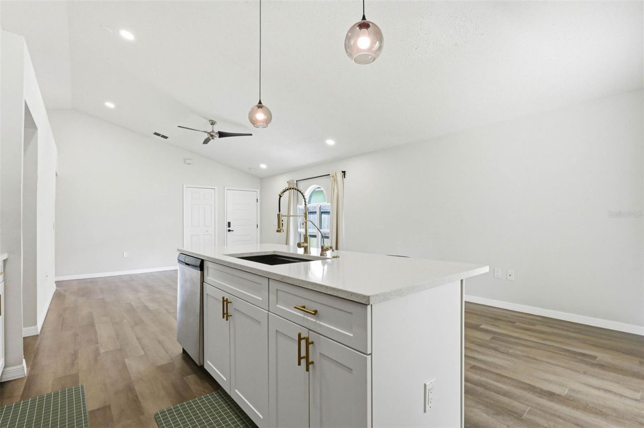 5916 Lake Front Drive , Wesley Chapel, FL 33545 Photo