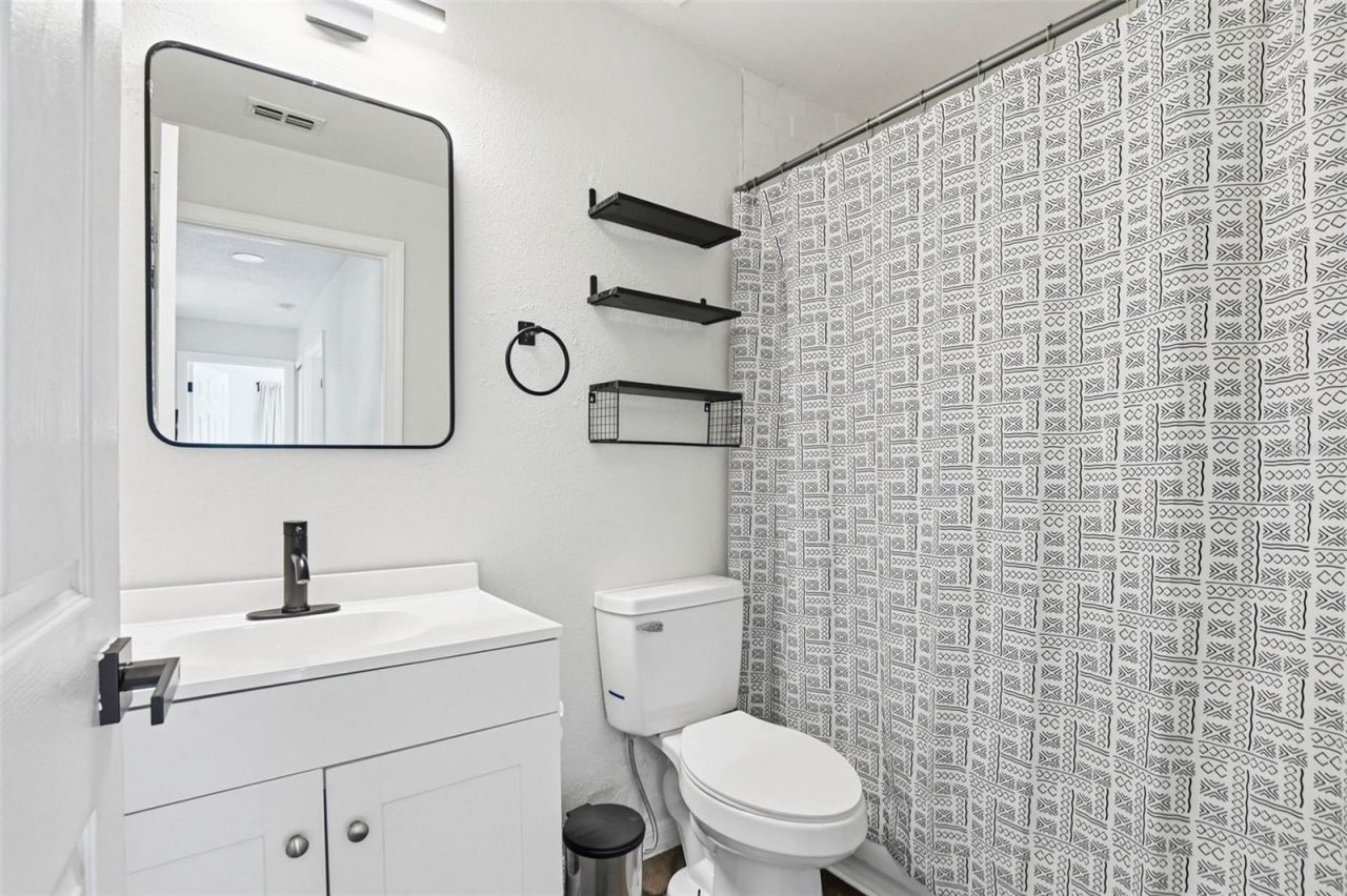 5916 Lake Front Drive , Wesley Chapel, FL 33545 Photo