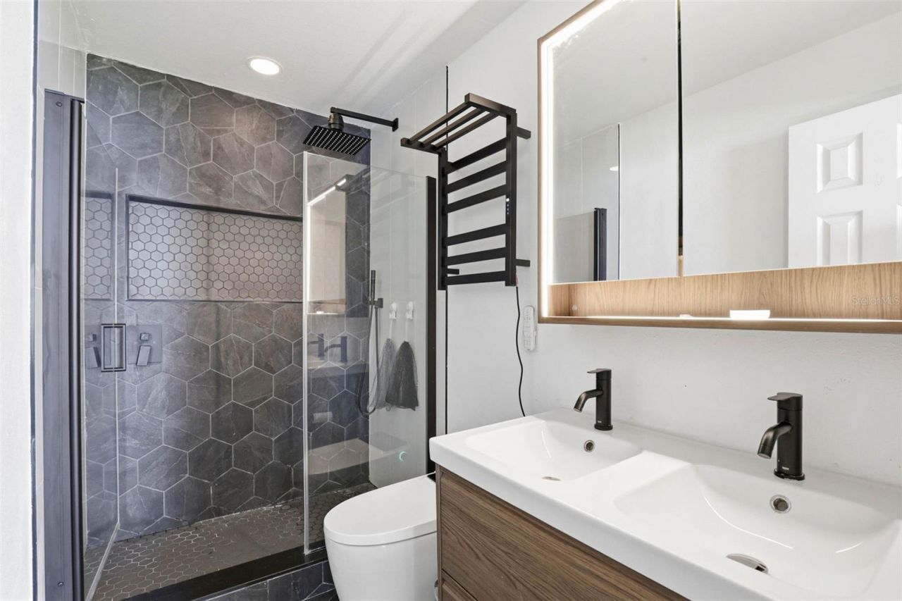 5916 Lake Front Drive , Wesley Chapel, FL 33545 Photo