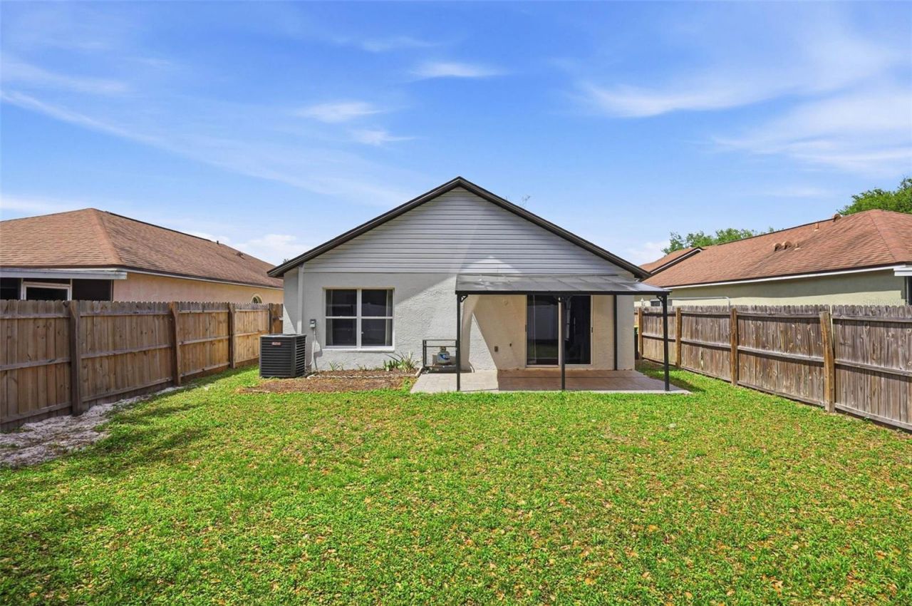 5916 Lake Front Drive , Wesley Chapel, FL 33545 Photo