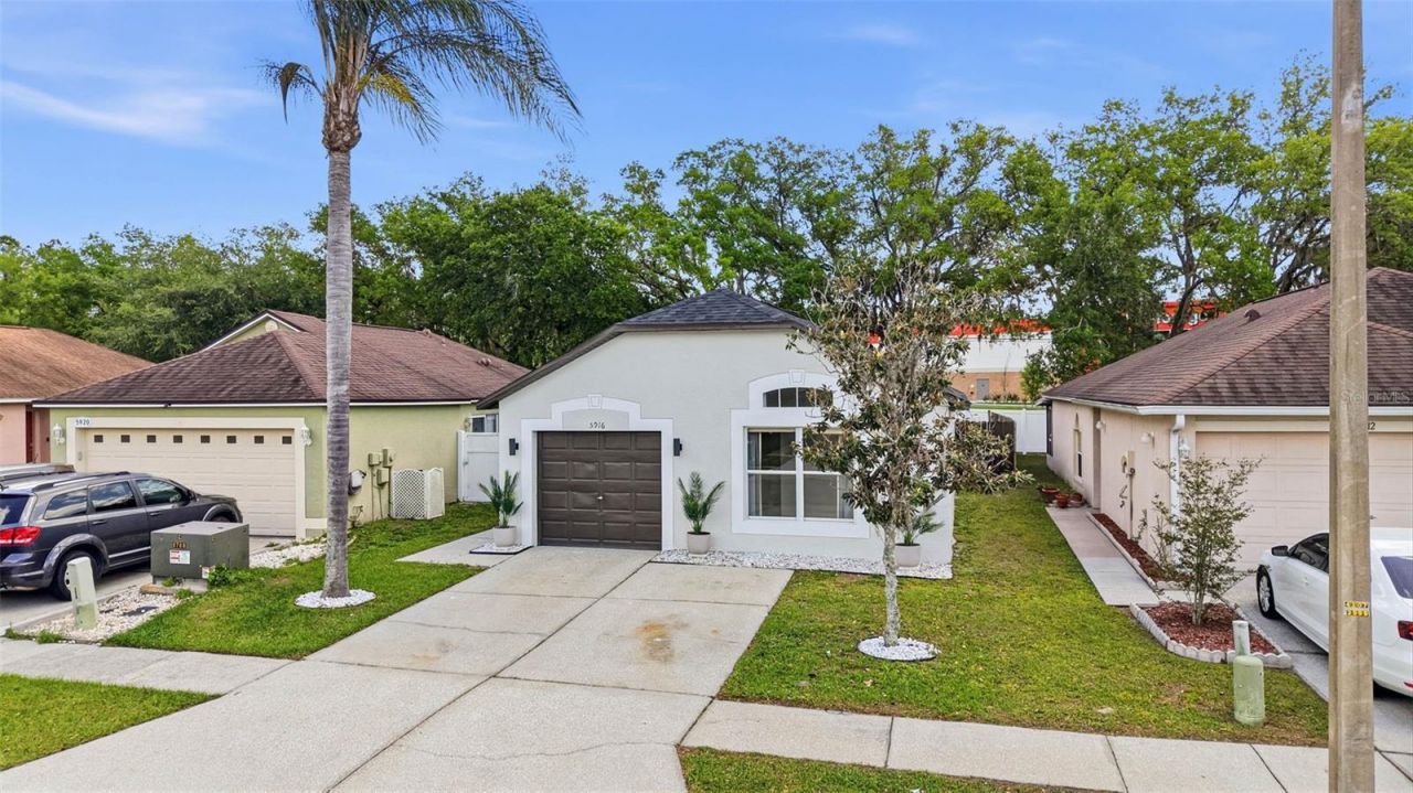 5916 Lake Front Drive , Wesley Chapel, FL 33545 Photo