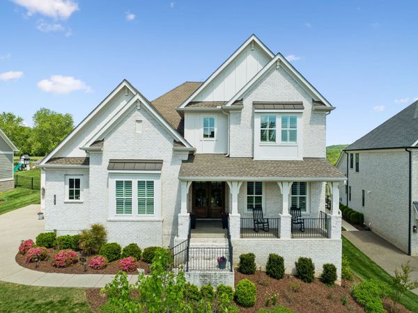 3012 Littlebury Park Dr, Thompsons Station, TN 37179