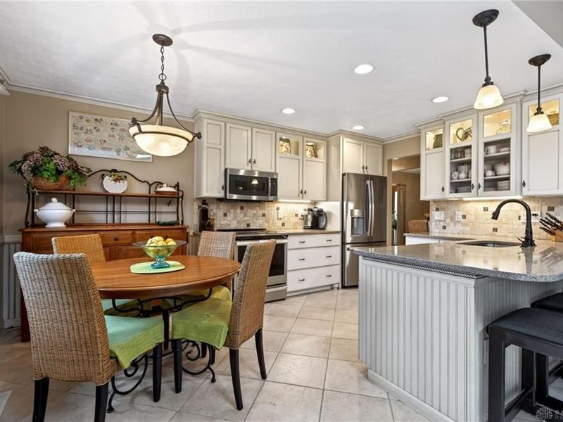 2131 Pelwood Drive, Centerville, OH 45459 Photo 8