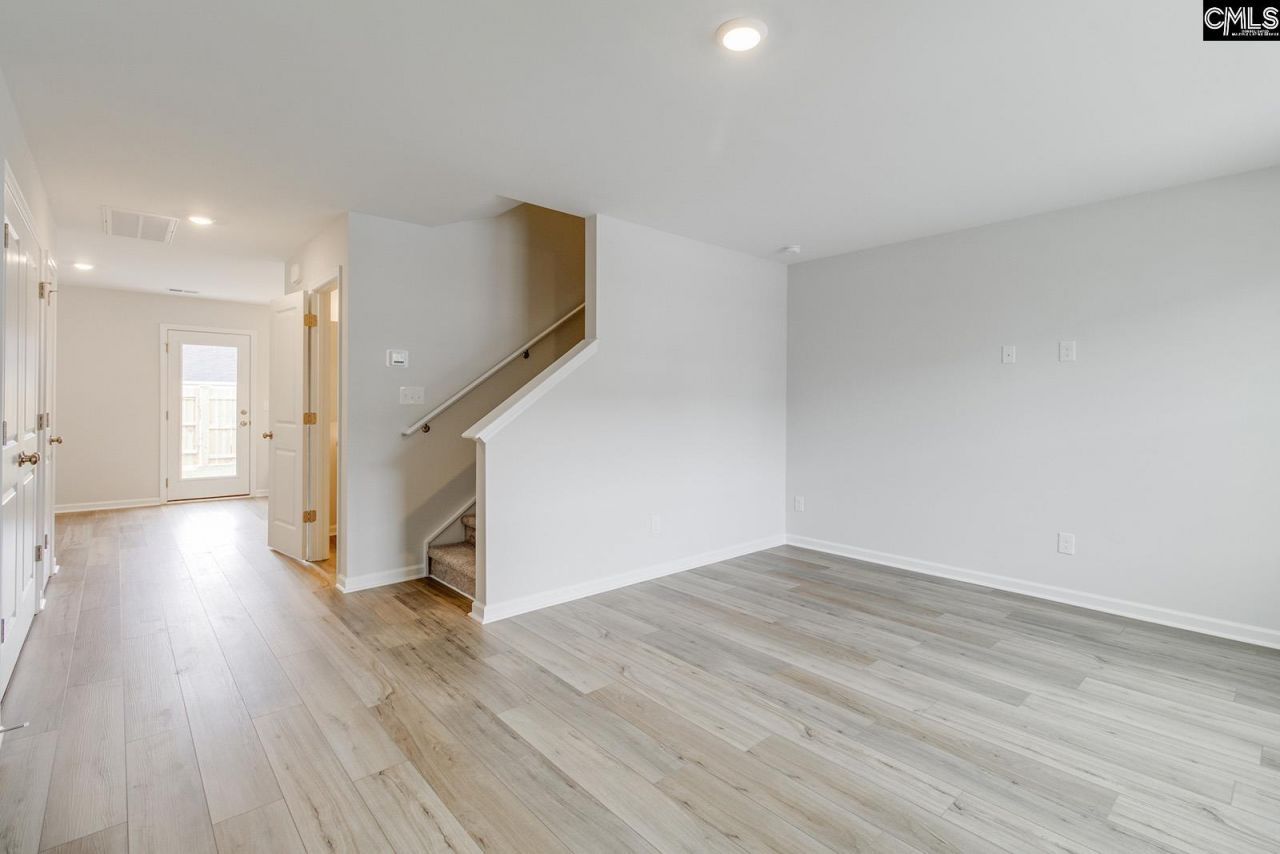 3048 Harborview Drive Photo 4