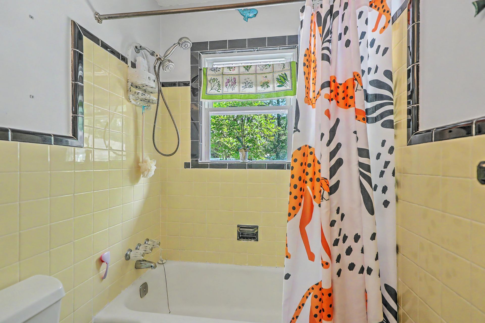 2762 Mawood Avenue Photo 10