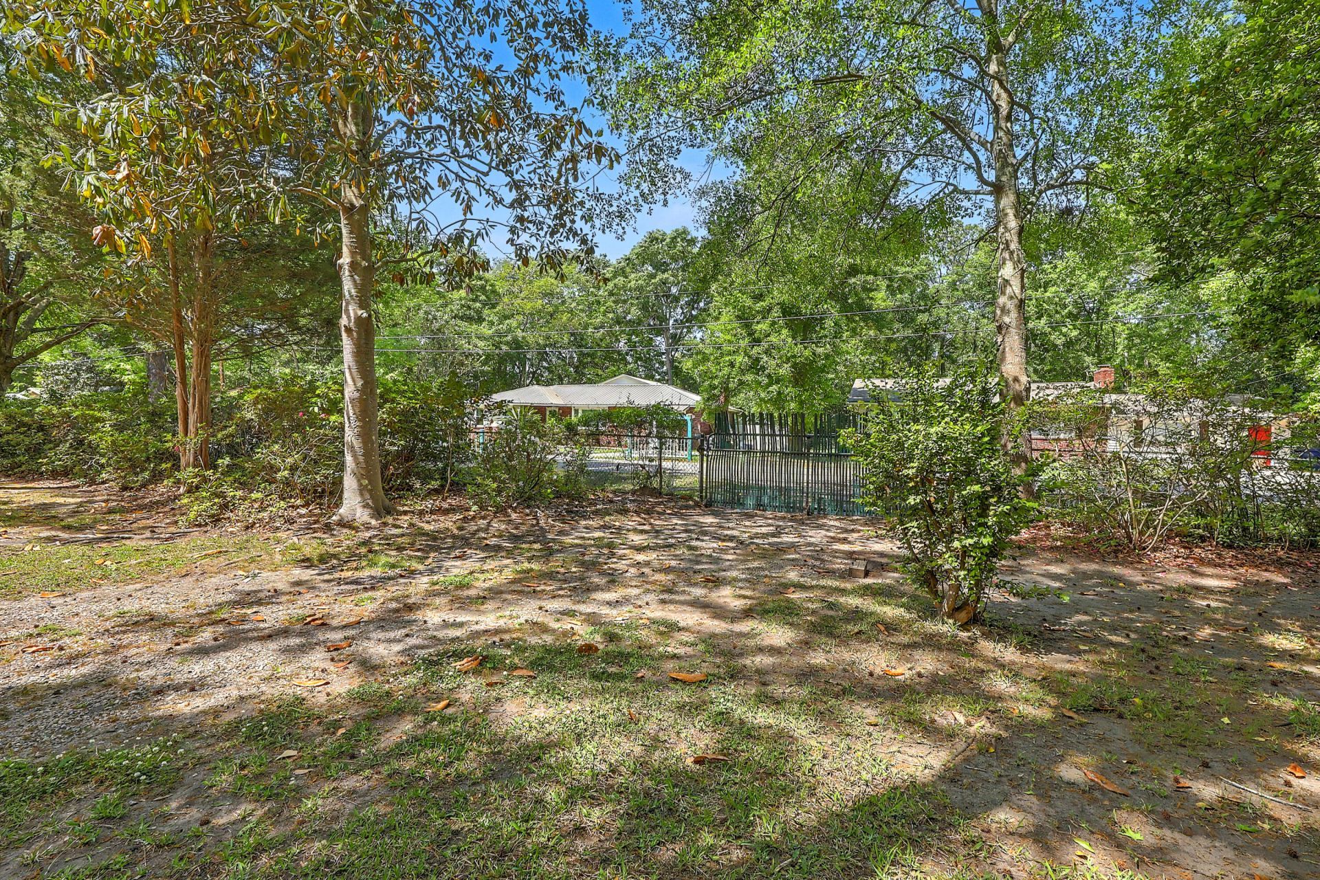 2762 Mawood Avenue Photo 32