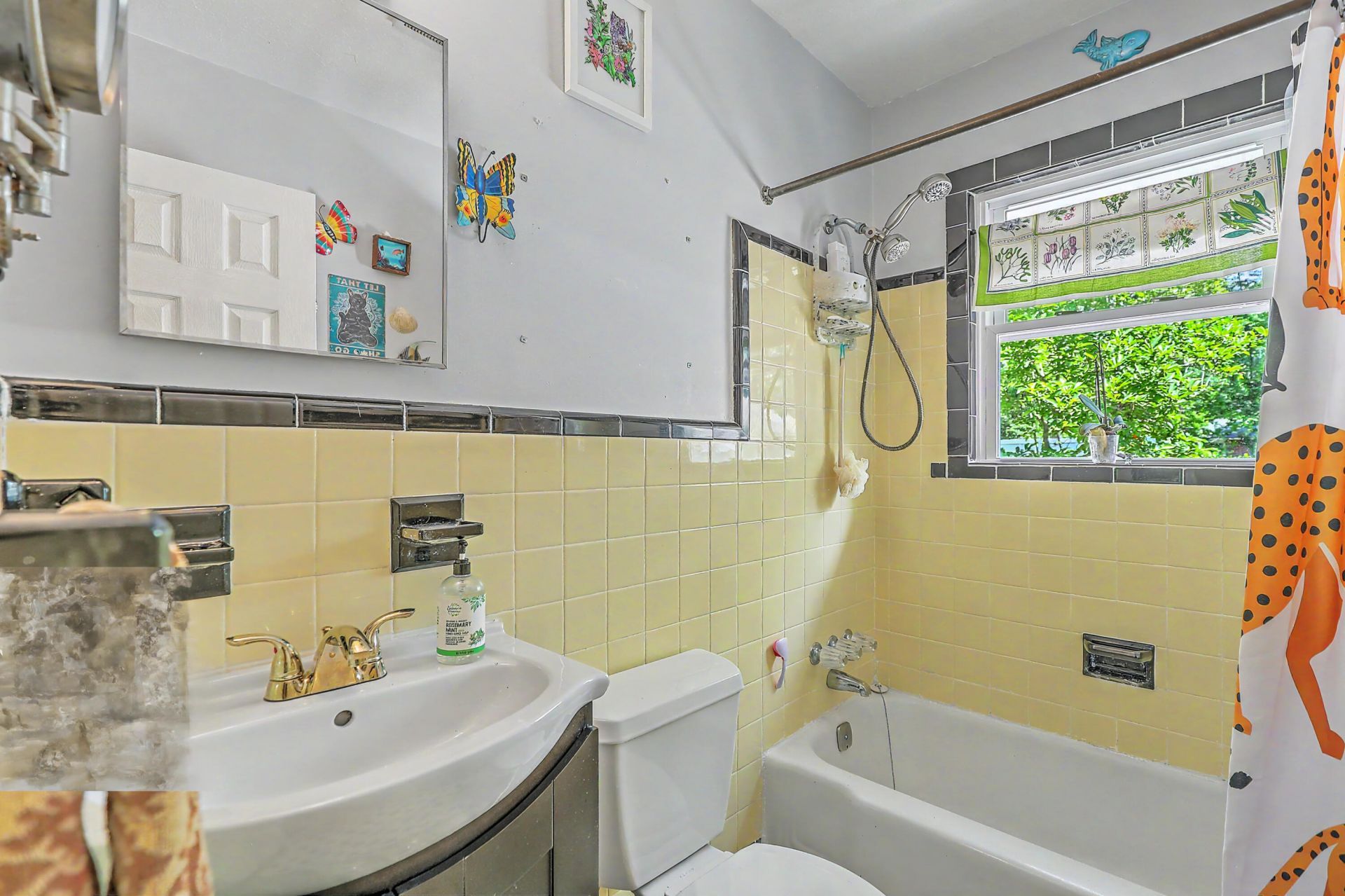 2762 Mawood Avenue Photo 9