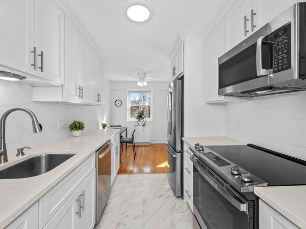 131 Sewall Ave, Unit 6, Brookline, MA 02446