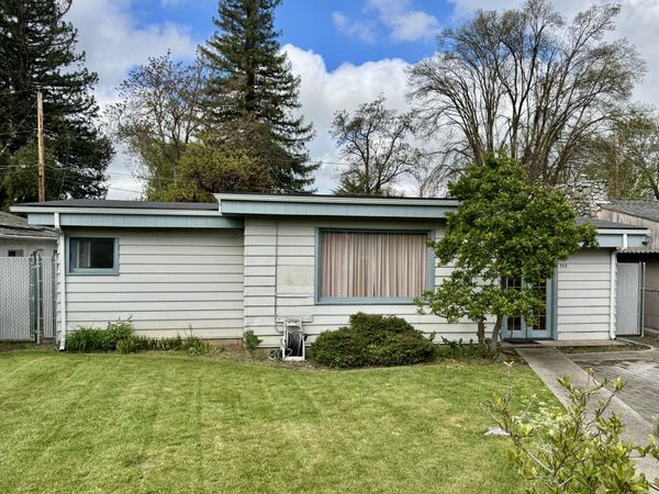 948 S Ivy Street, Medford, OR 97501