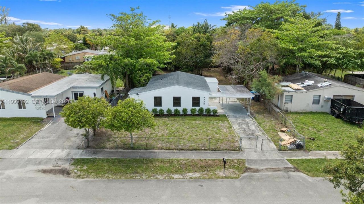 4520 SW 33rd Dr, West Park, FL 33023 Photo