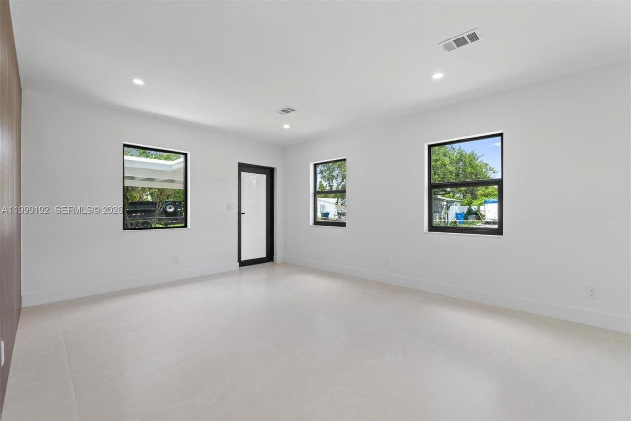 4520 SW 33rd Dr, West Park, FL 33023 Photo