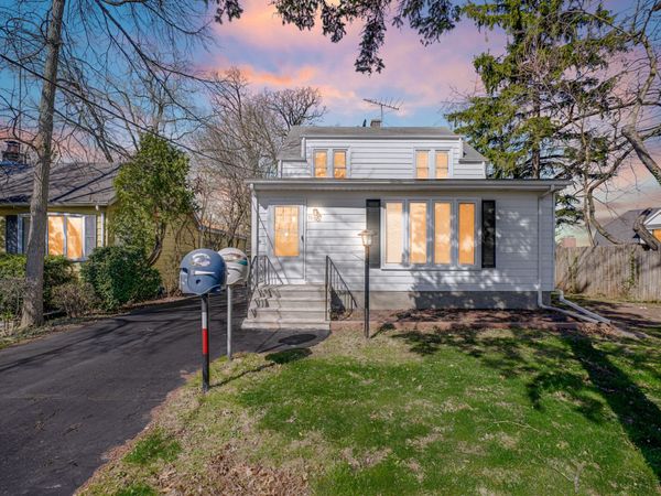 1950 Monroe Avenue , Glenview, IL 60025