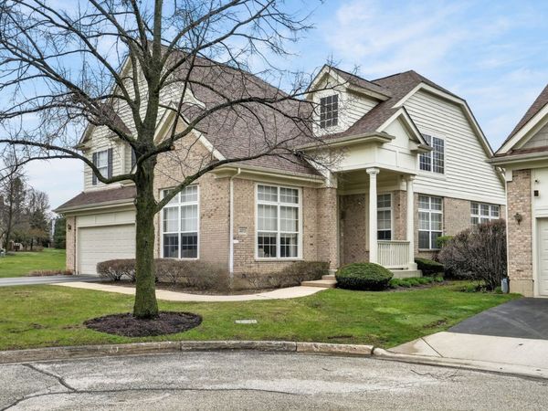 2072 Inverness Drive, Vernon Hills, IL 60061