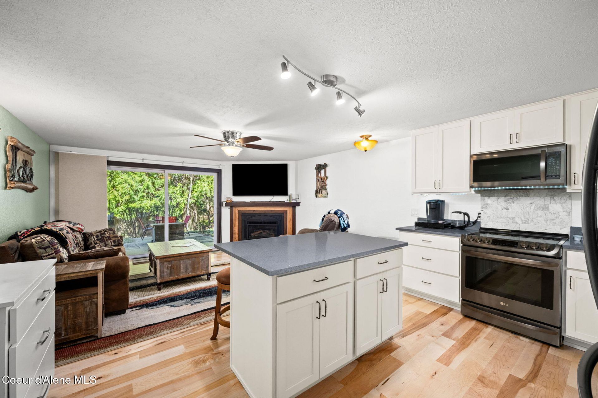 5421 W Fairway LN  primary photo