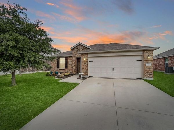1709 Waggoner Drive , Aubrey, TX 76227
